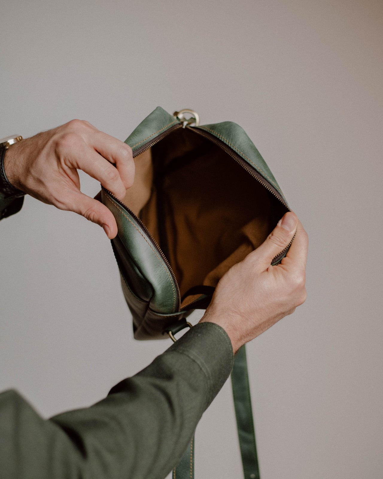 Shoulder Bag XL - Green (Italian Waxy Cowhide)